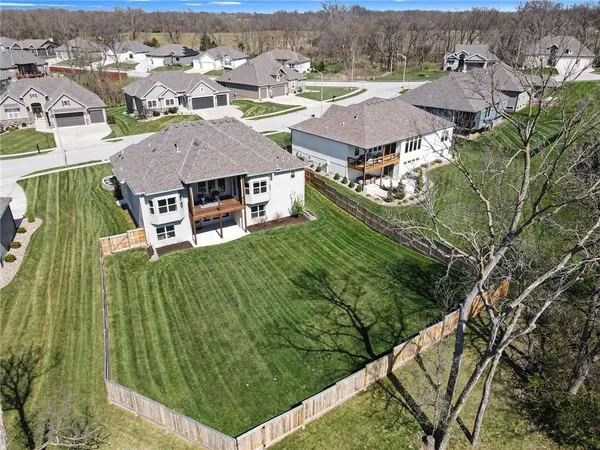 $665,000 | 5513 Northwest 111th Court, Kansas City, MO 64154