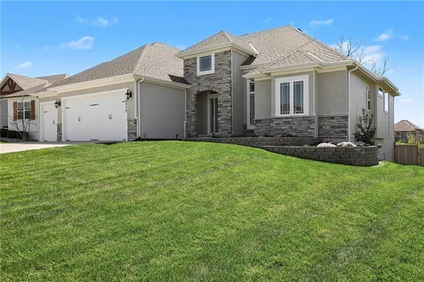 $665,000 | 5513 Northwest 111th Court, Kansas City, MO 64154