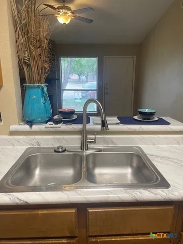 $995 | 512 Kellys Way, New Braunfels, TX 78130