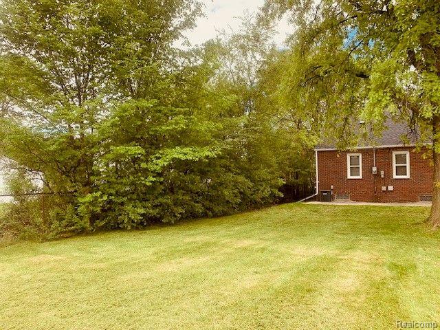 21183 Nummer Street Warren, MI 48089 - Photo 3 of 21