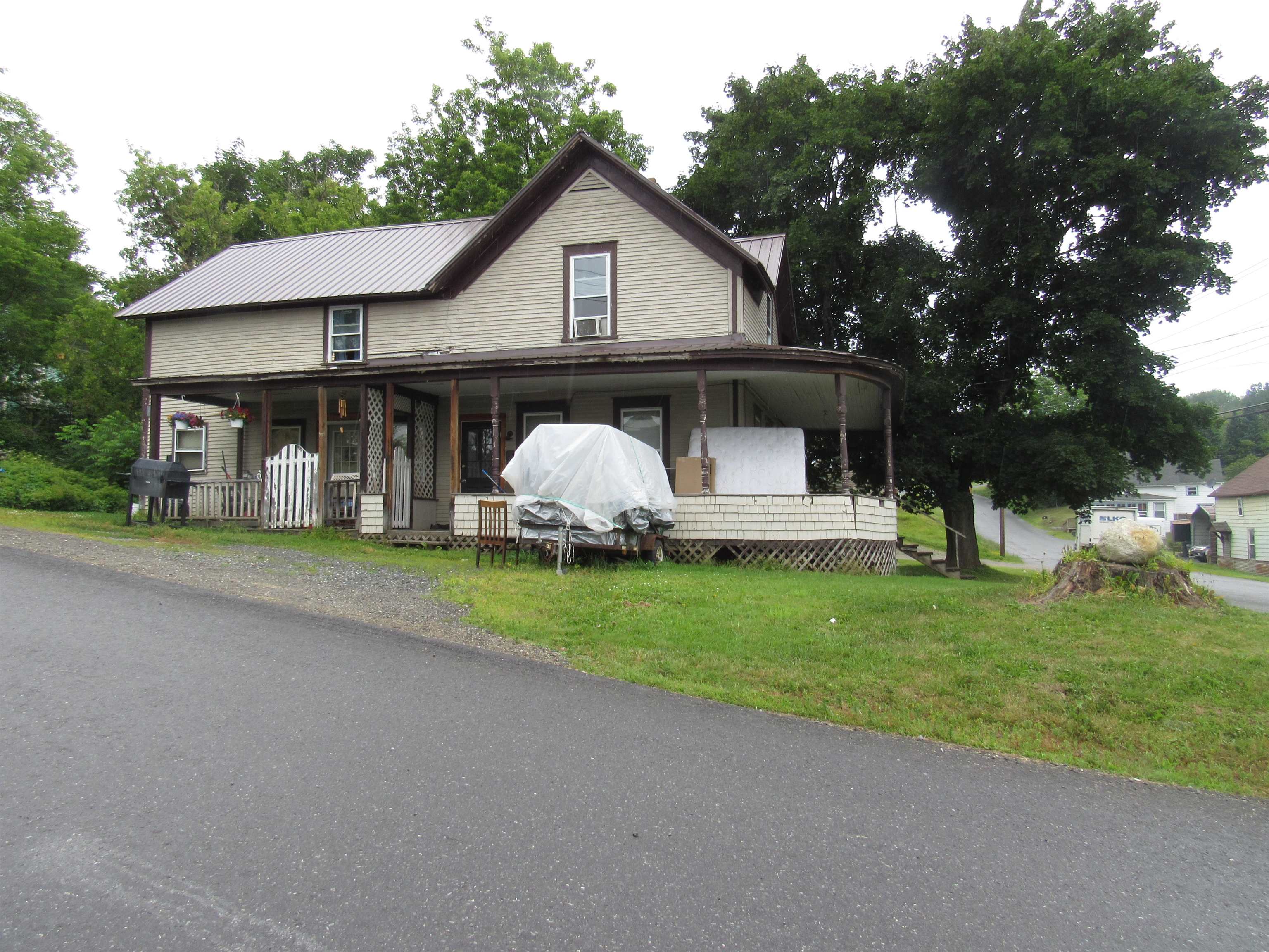 117 Cross Street Newport, VT 05855 - Photo 1 of 8 Gallery Image 1