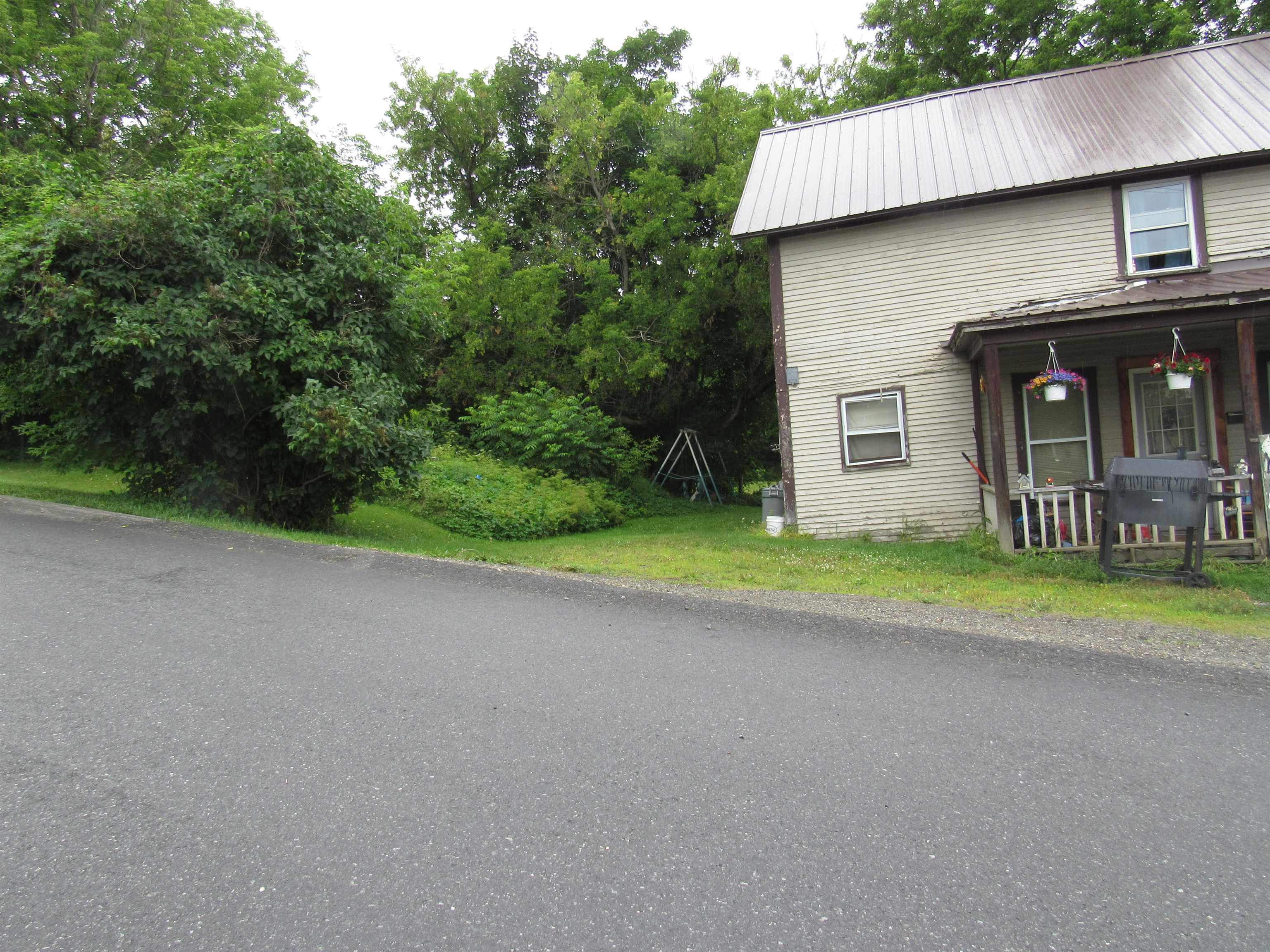 117 Cross Street Newport, VT 05855 - Photo 3 of 8 Gallery Image 3