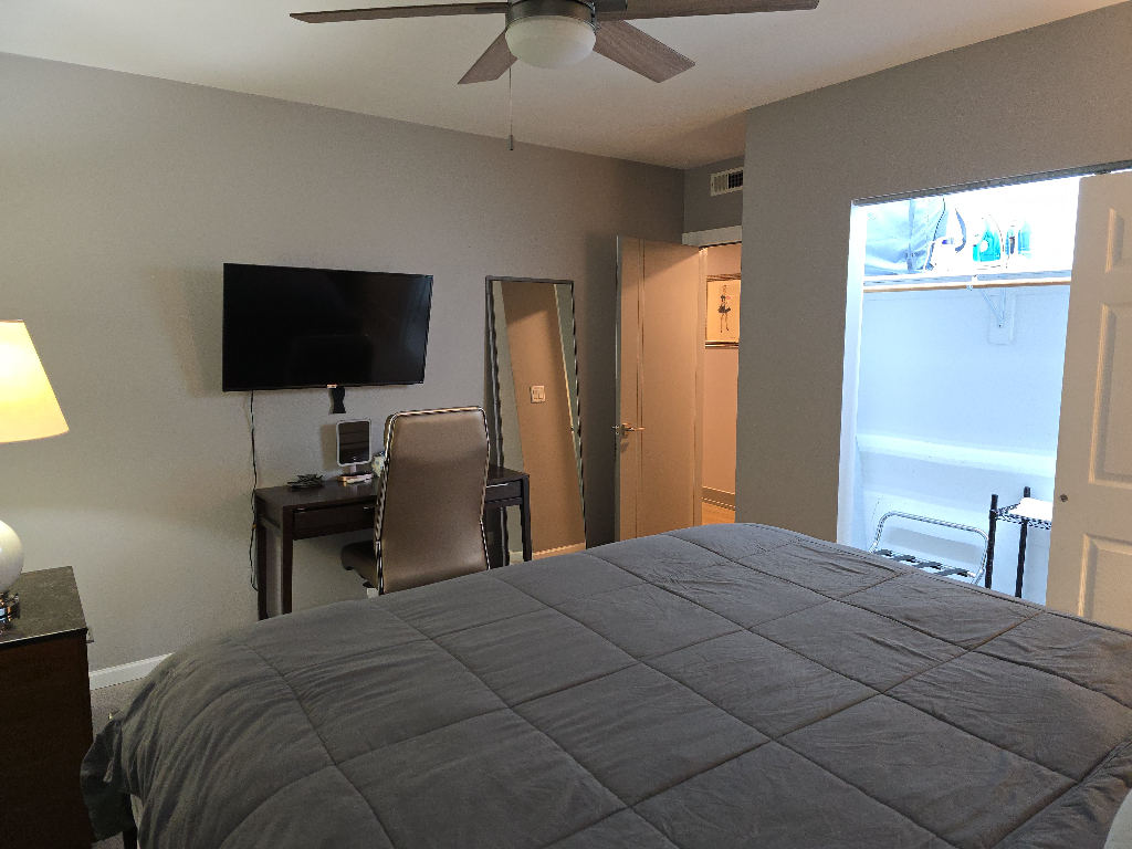 1050 West Dakin Street, Unit G2 Chicago, IL 60613 - Photo 11 of 24