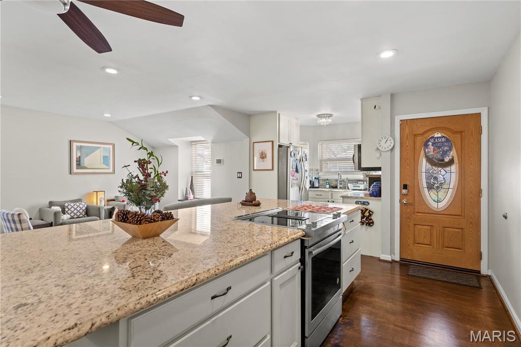 712 Oak Hollow Court O'Fallon, IL 62269 - Photo 11 of 31