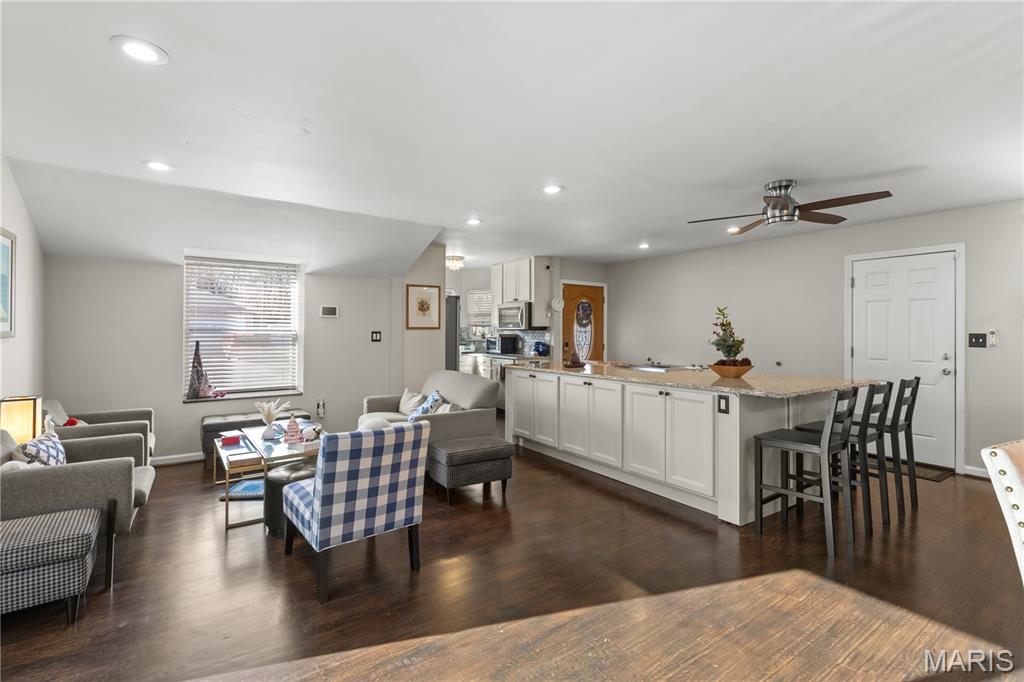 712 Oak Hollow Court O'Fallon, IL 62269 - Photo 10 of 31