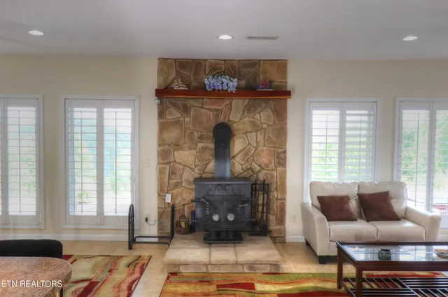 $799,900 | 187 Grouse Lane, Pioneer, TN 37847