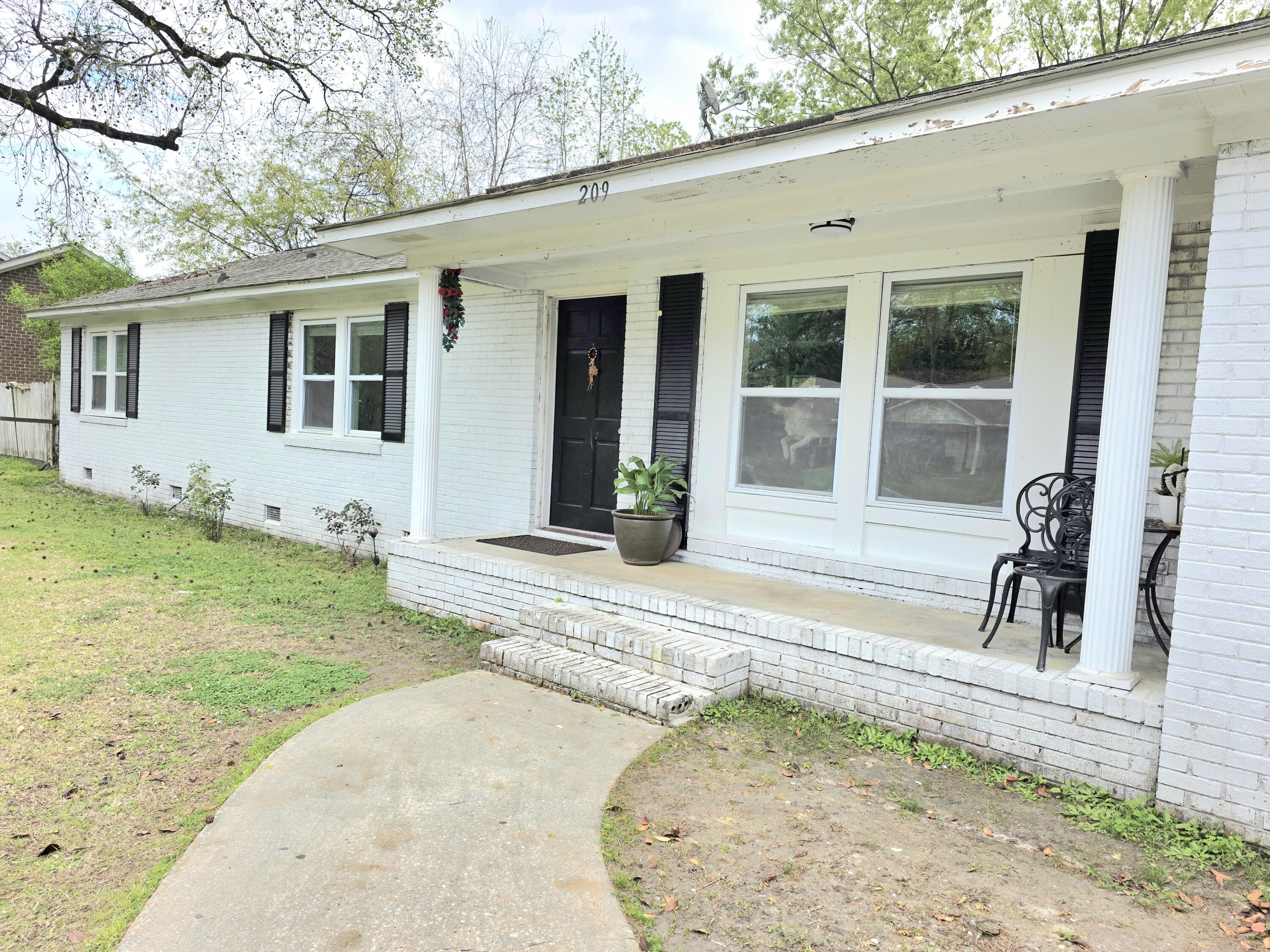 209 Janice Street Goose Creek, SC 29445 - Photo 3 of 33 20260325_143456