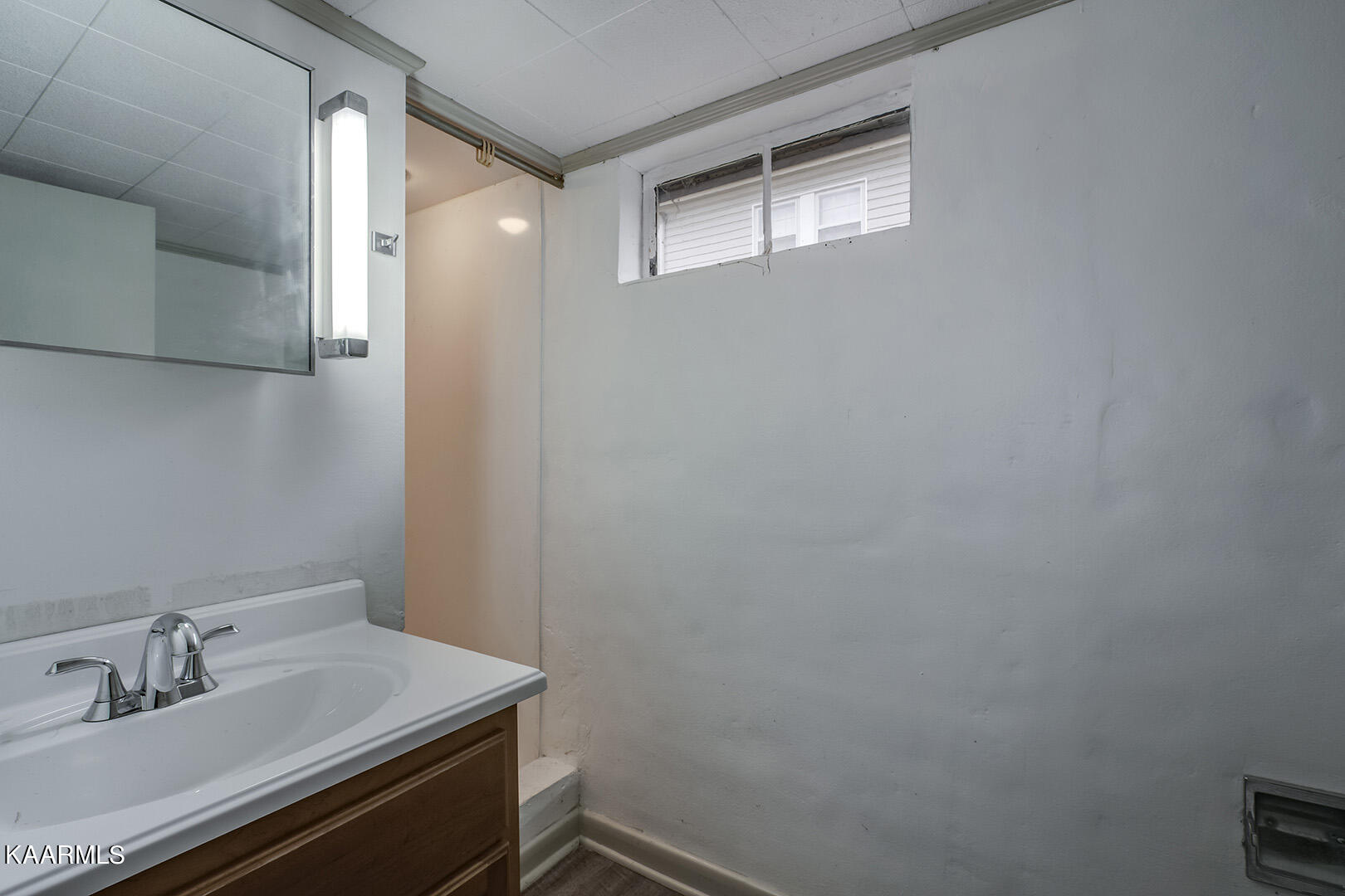 731 Cedar Springs Road Athens, TN 37303 - Photo 28 of 37 28_CedarSprings_731_FullBath2