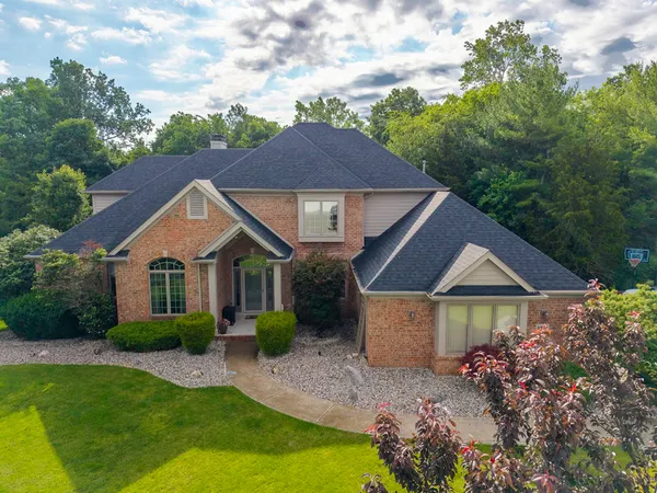 $673,900 | 6221 Beaver Creek Court, Fort Wayne, IN 46814