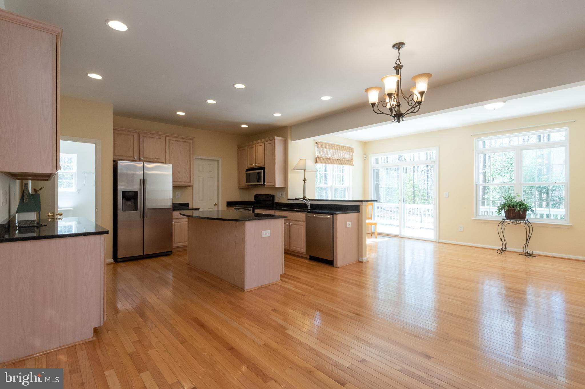 997 Chesterfield Road Annapolis, MD 21401 - Photo 19 of 69 LOTS OF WINDOWS