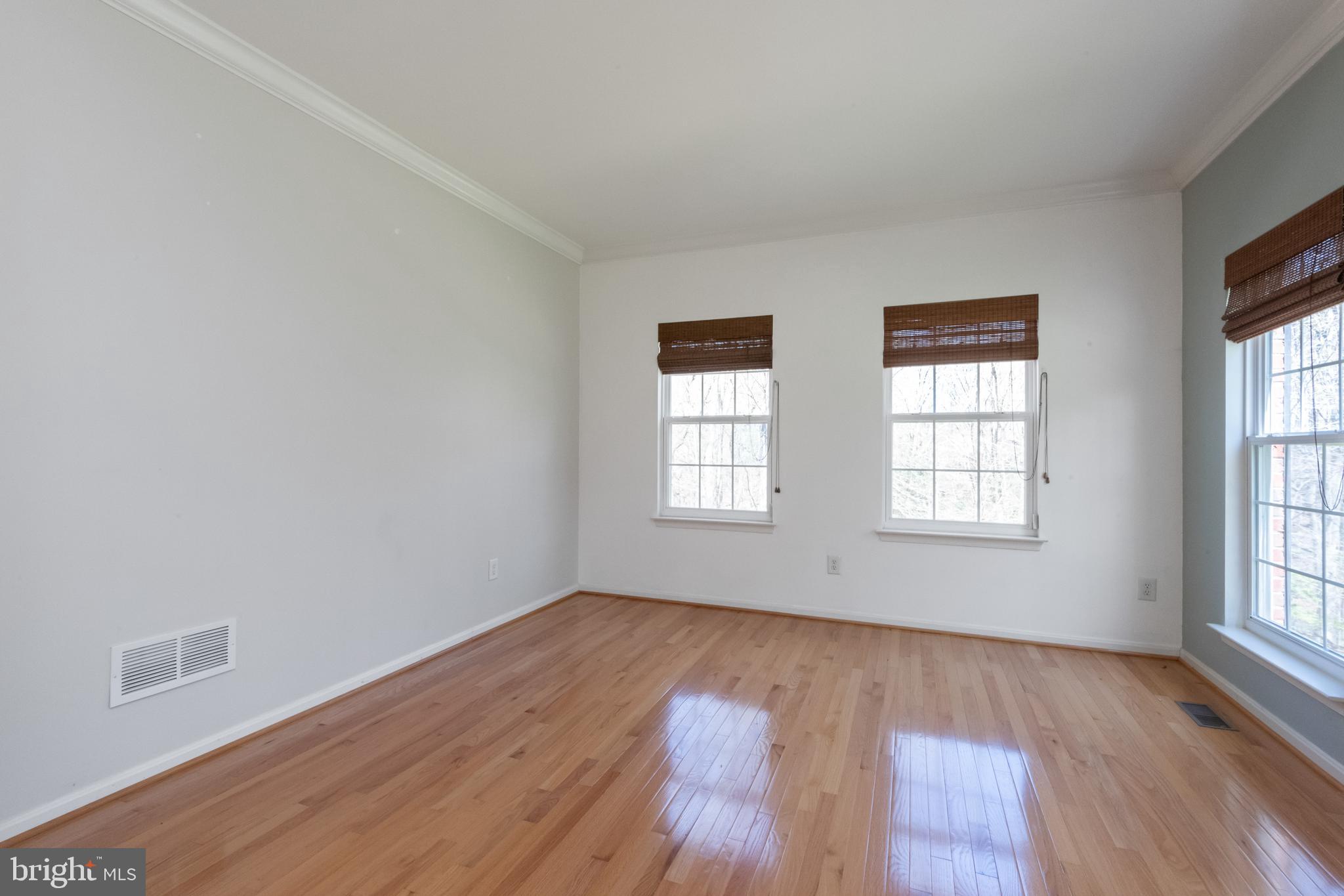 997 Chesterfield Road Annapolis, MD 21401 - Photo 23 of 69 LIVING ROOM