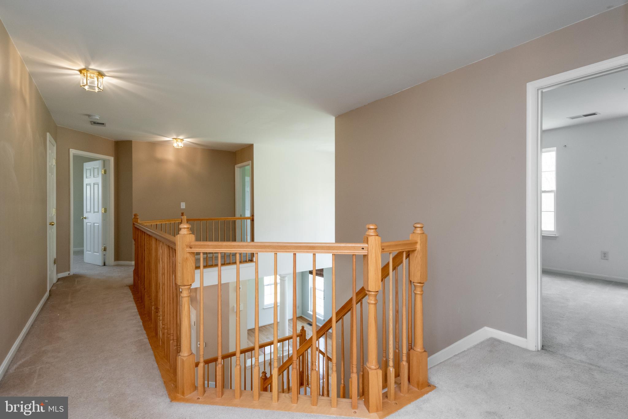 997 Chesterfield Road Annapolis, MD 21401 - Photo 33 of 69 2nd floor hallway