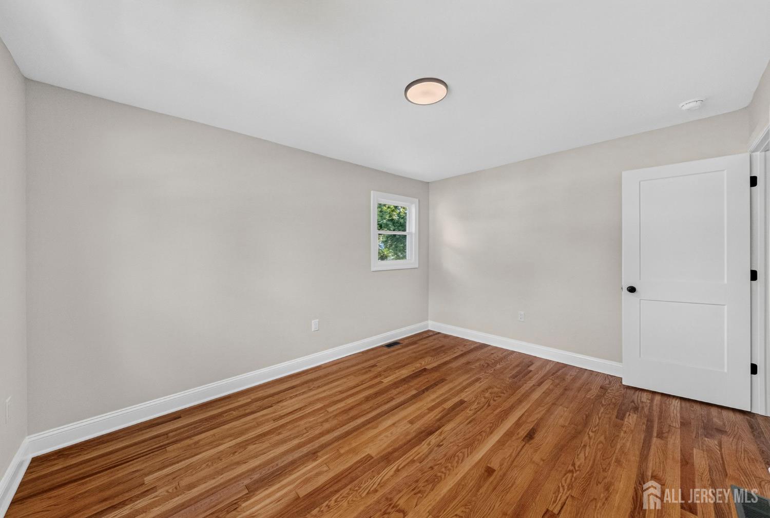 34 Larchmont Road Edison, NJ 08837 - Photo 19 of 38