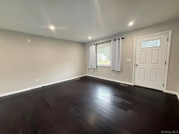 $3,200 | 30 Melissa Road, Kingston, NY 12401