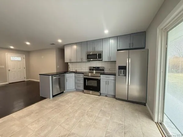 $3,200 | 30 Melissa Road, Kingston, NY 12401