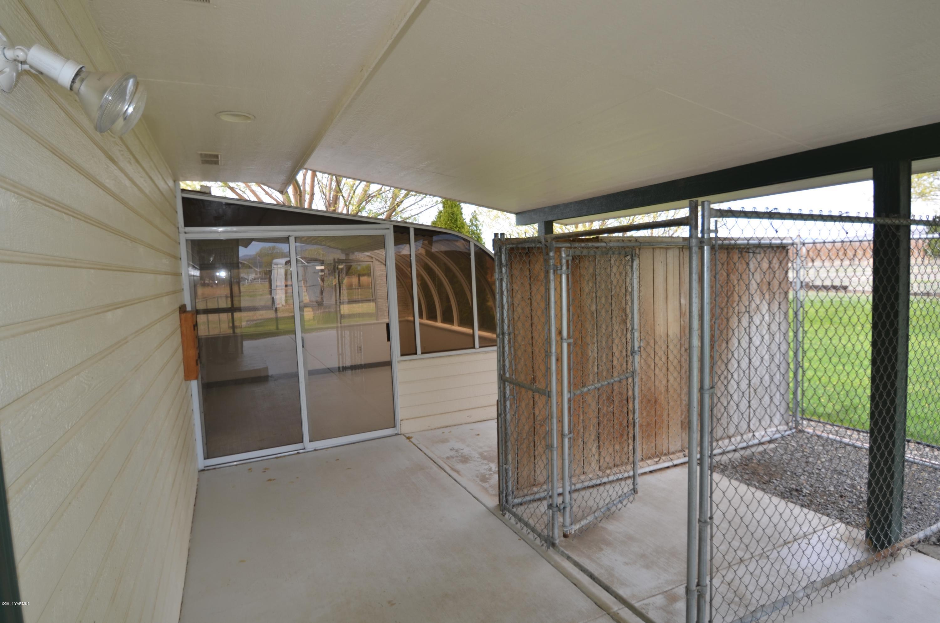 5405 Postma Road Yakima, WA 98901 - Photo 21 of 31 a view of entryway