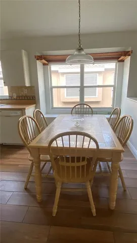 a view of a livingroom with furniture window and outside view