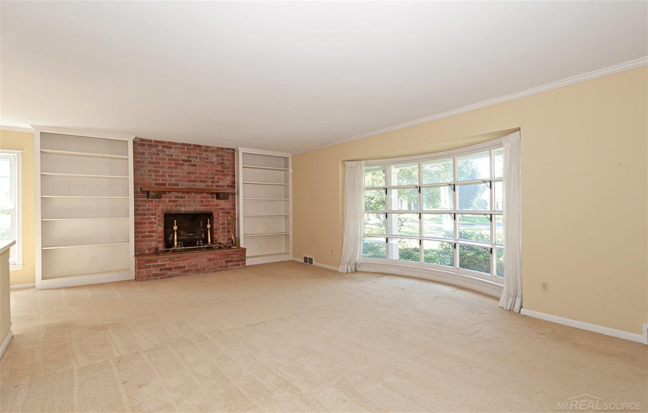 88 Roslyn Road Grosse Pointe Shores, MI 48236 - Photo 4 of 43