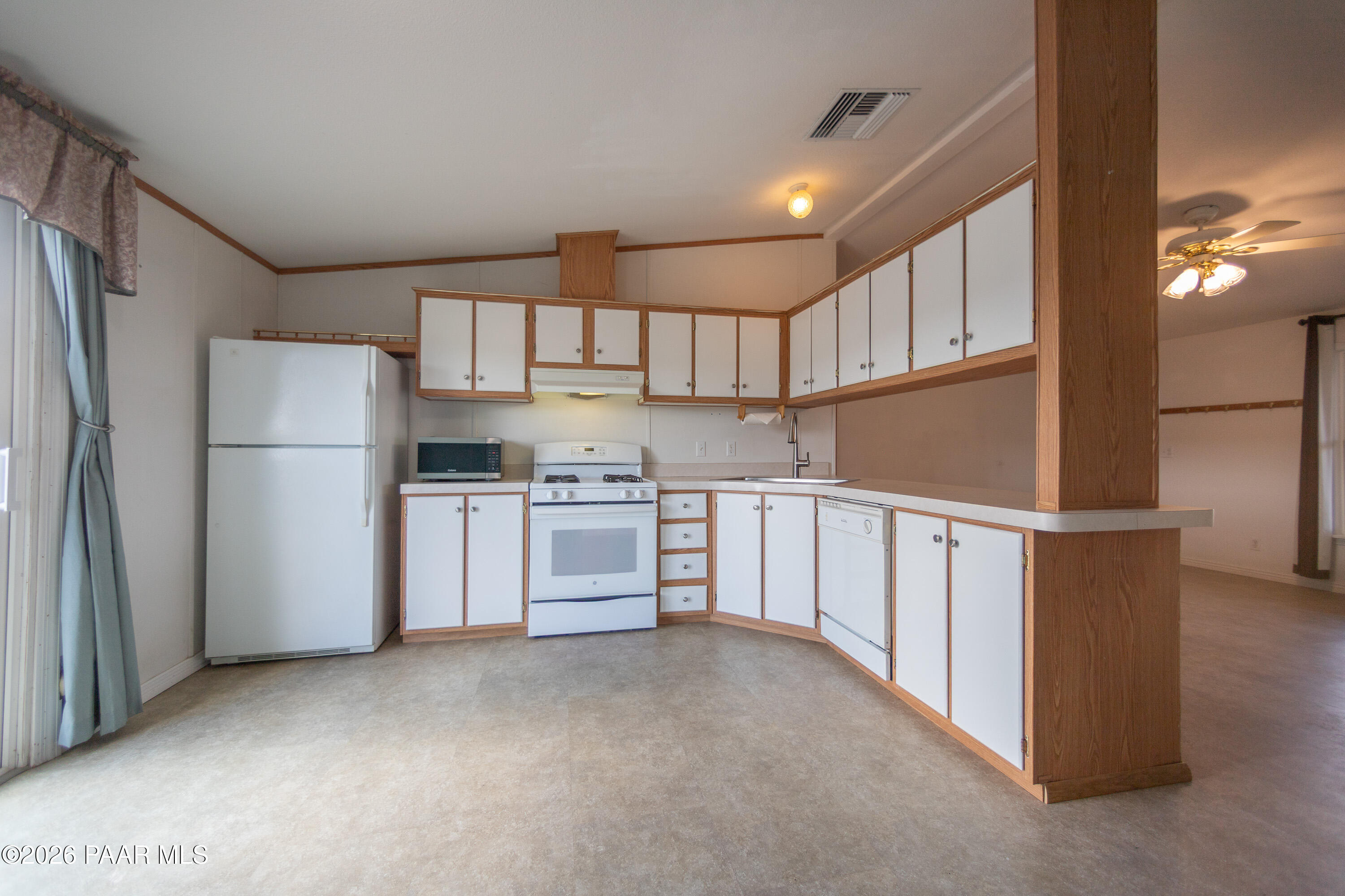 375 East Houston Road Paulden, AZ 86334 - Photo 9 of 35 Kitchen