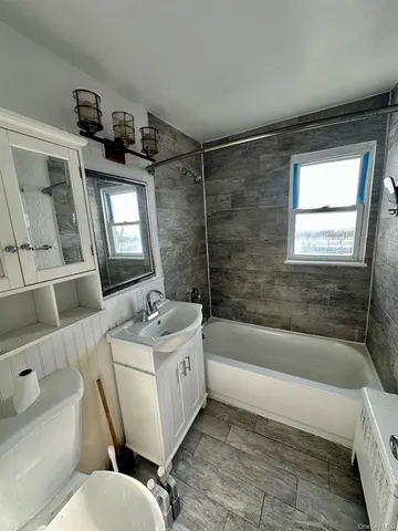 $2,900 | 658 West Broadway, Long Beach, NY 11561