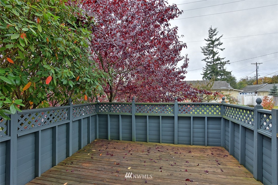1932 Rockefeller Avenue Everett, WA 98201 - Photo 4 of 25