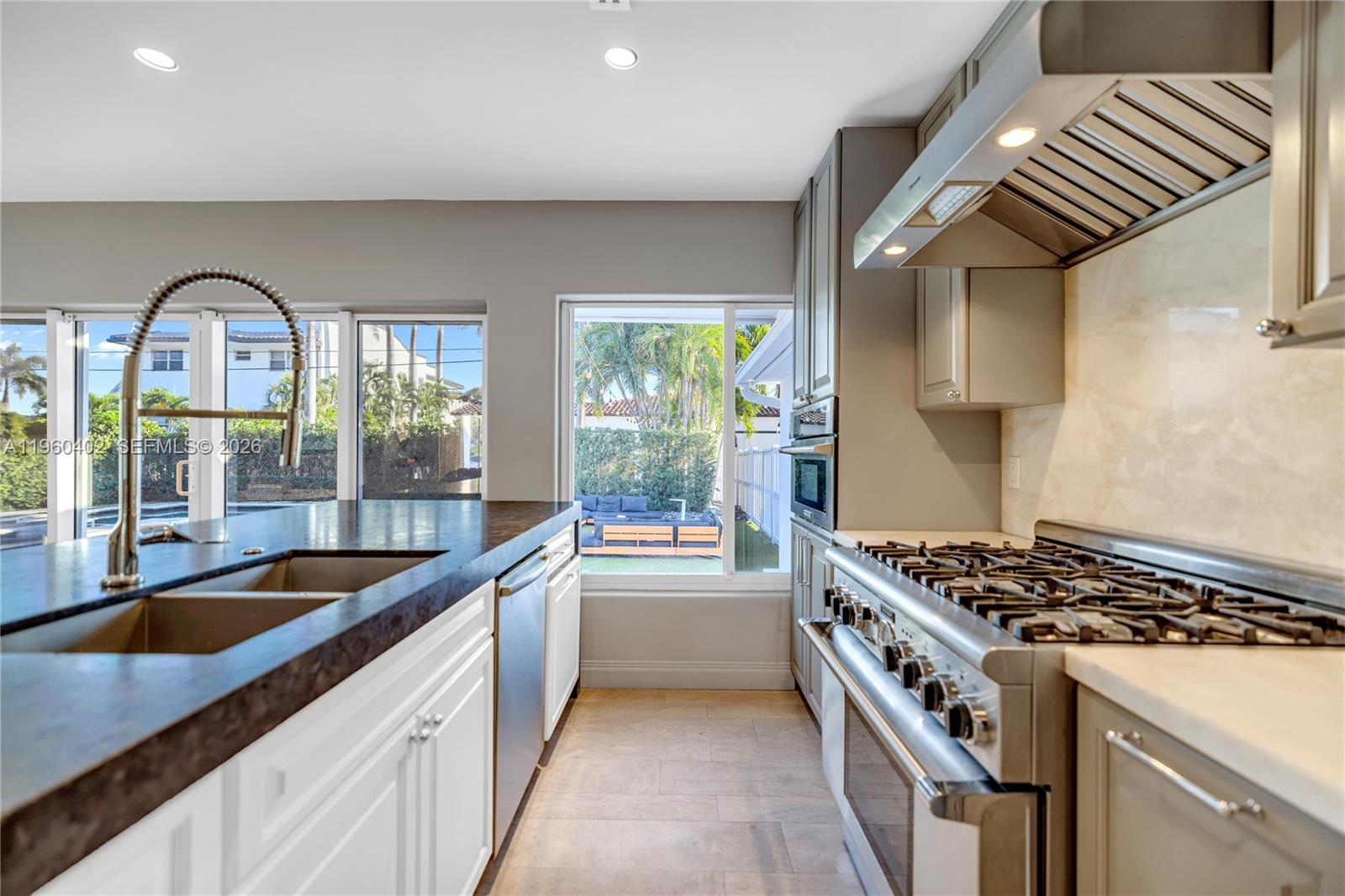 750 Harrison Street Hollywood, FL 33019 - Photo 30 of 36