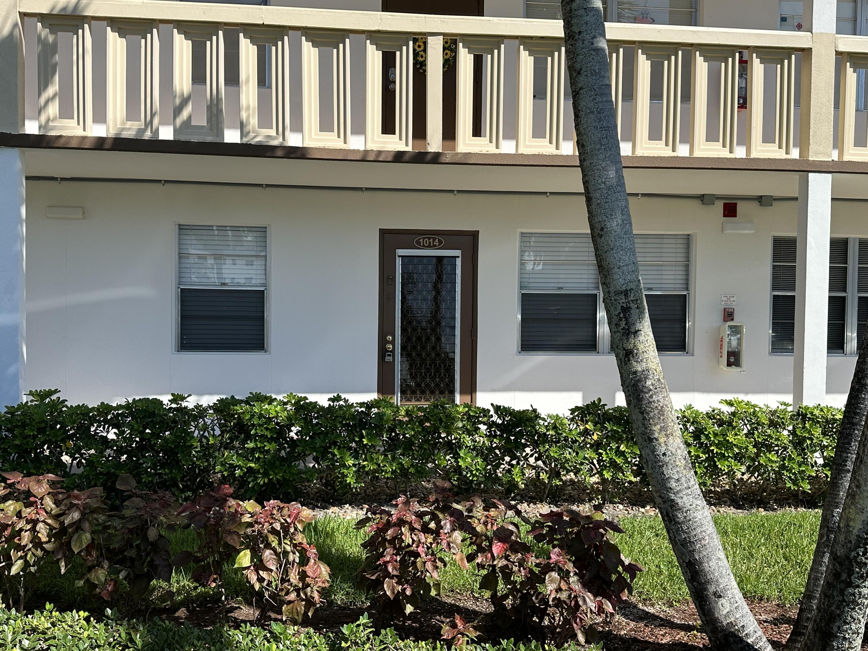 1014 Guildford East, Unit 1014 Boca Raton, FL 33434 - Photo 14 of 26 front building