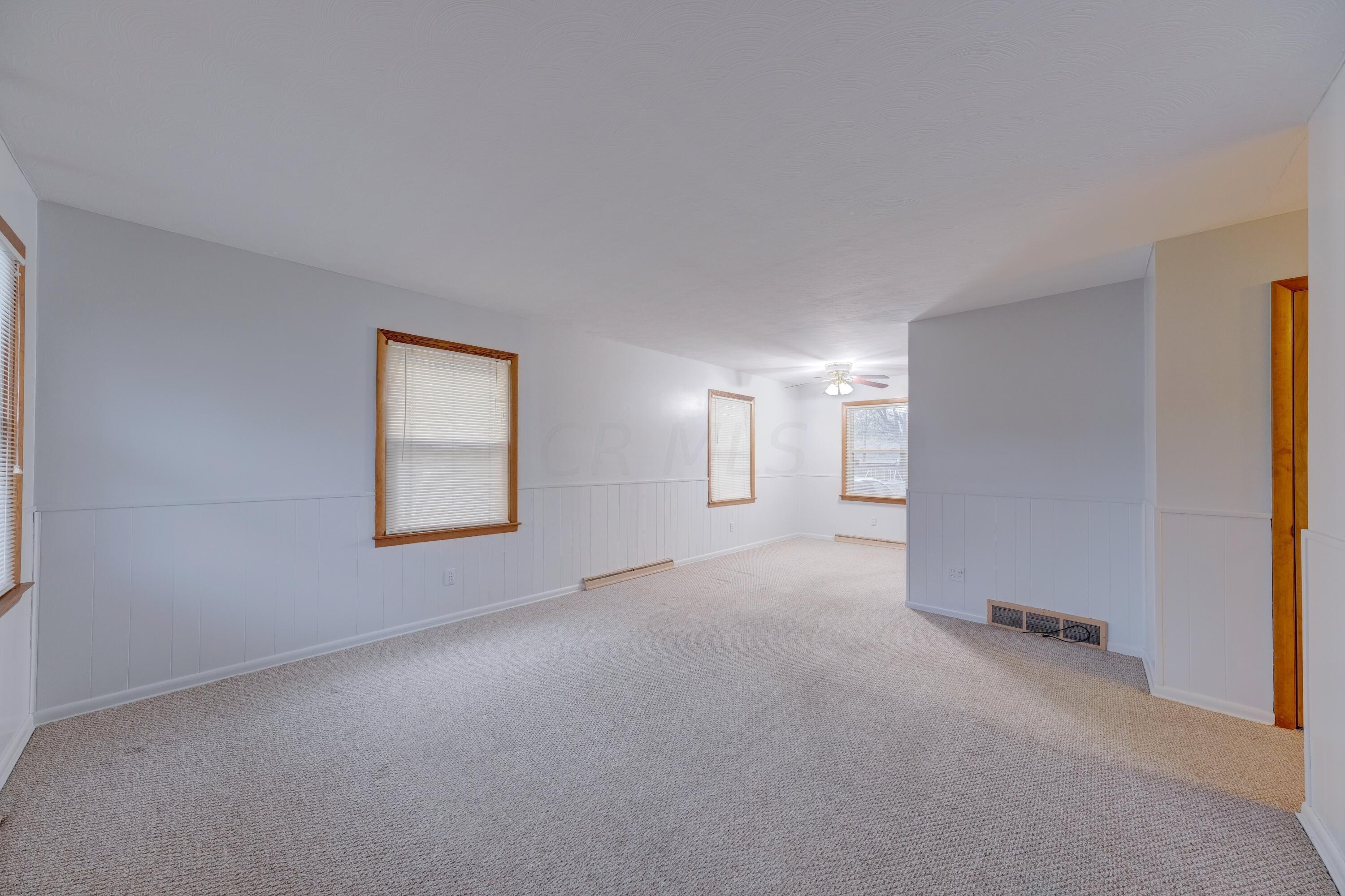 356 Reed Avenue Marion, OH 43302 - Photo 9 of 54 8 Living Room