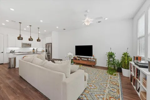 $390,000 | 7562 Edgeware Road, Dallas, TX 75228