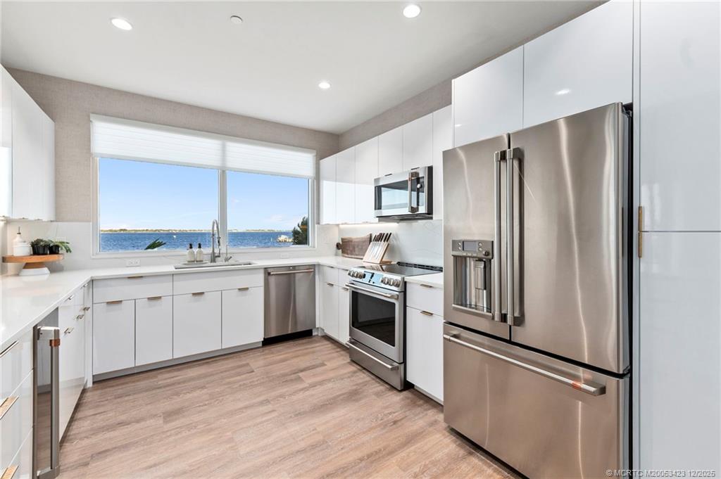 41 Southwest Seminole Street, Unit 206 Stuart, FL 34994 - Photo 17 of 70