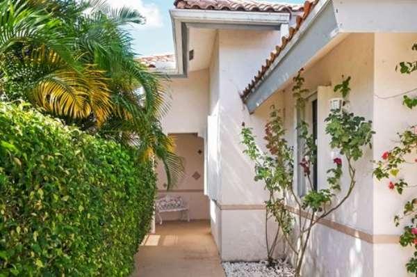 8724 Vía Reale Boca Raton, FL 33496 - Photo 2 of 25 8724 Via Reale (Entry)-600