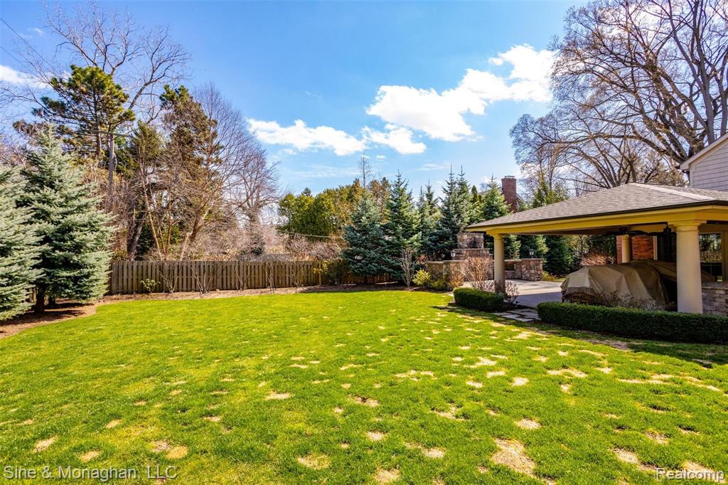 188 Merriweather Road Grosse Pointe Farms, MI 48236 - Photo 5 of 6
