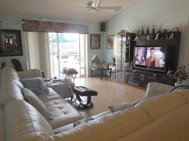 11286 Coral Key Drive Boca Raton, FL 33498 - Photo 15 of 43 FAMILY ROOM