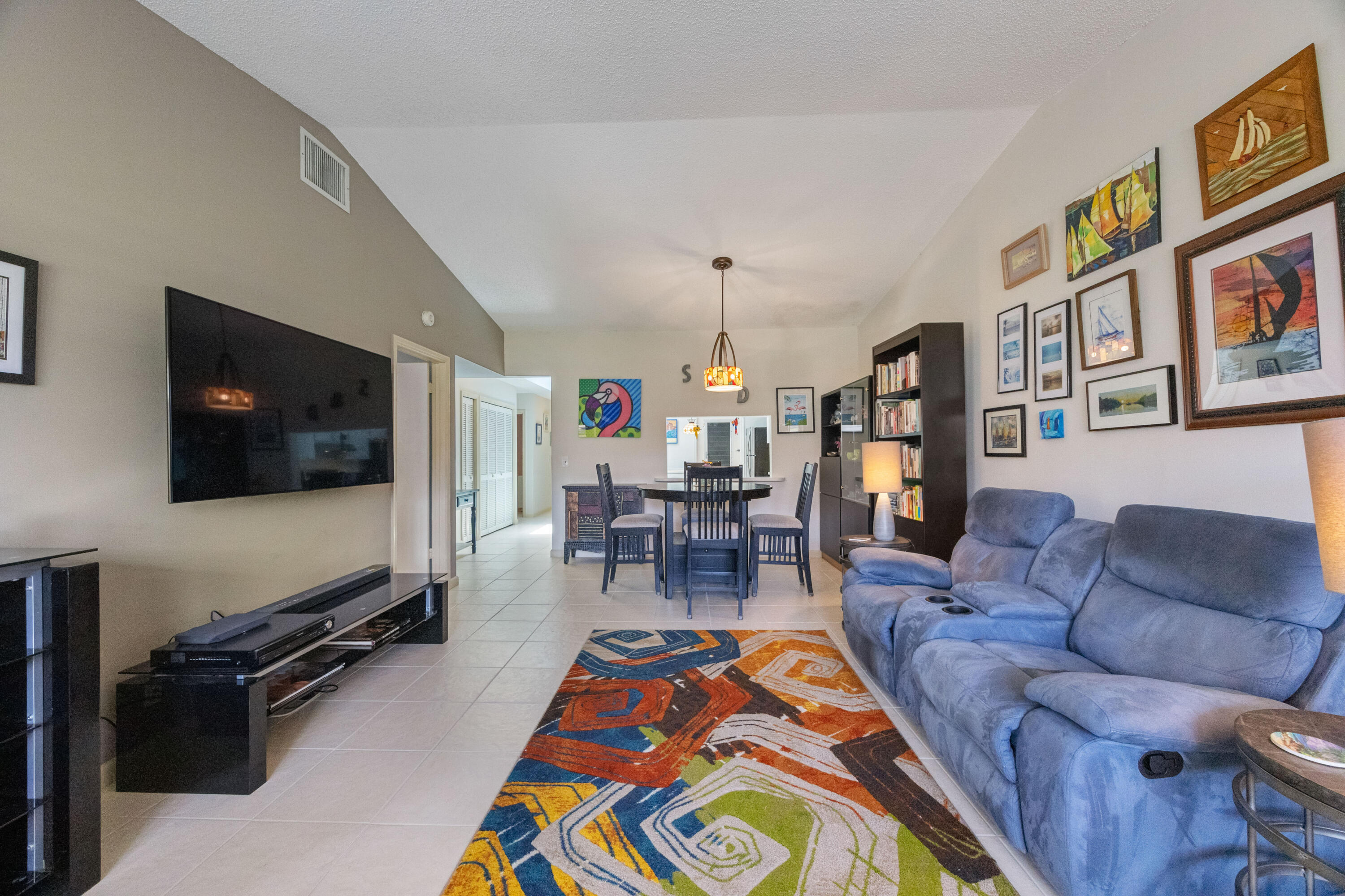 22 Ridge Pointe Drive, Unit C Boynton Beach, FL 33435 - Photo 9 of 25 Living Room