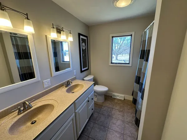 $329,900 | 1104 15th Street, De Witt, IA 52742