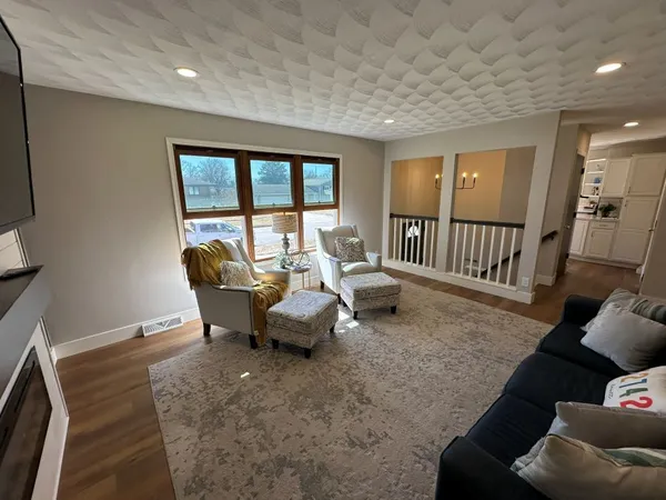 $329,900 | 1104 15th Street, De Witt, IA 52742