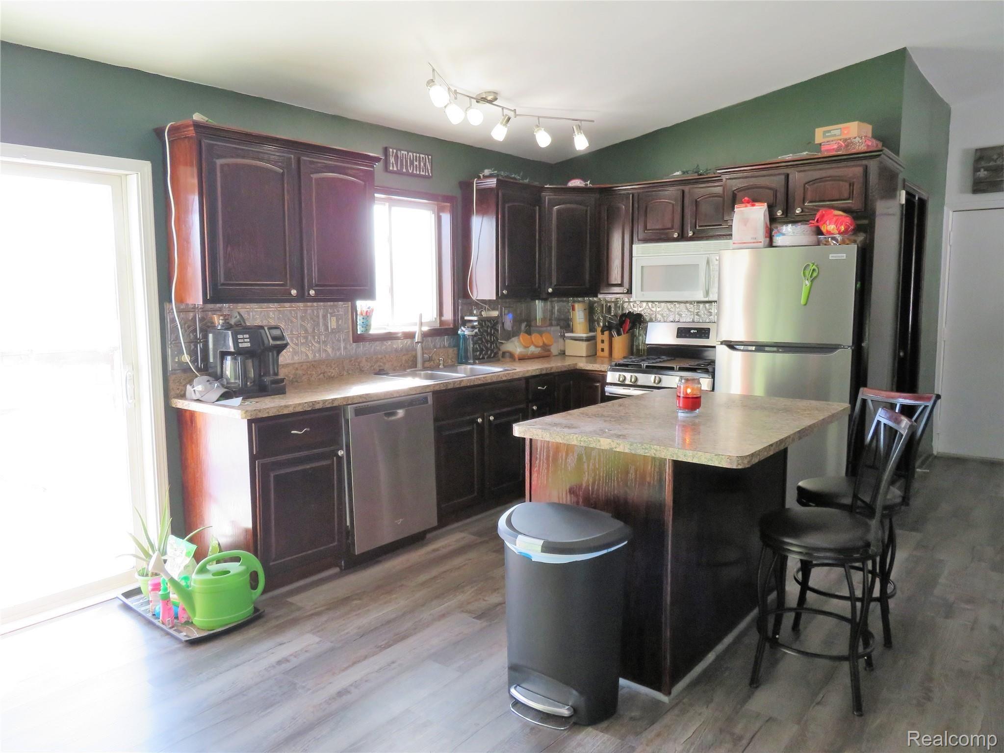 8907 Pettysville Road Pinckney, MI 48169 - Photo 5 of 22 IMG_2127.JPG