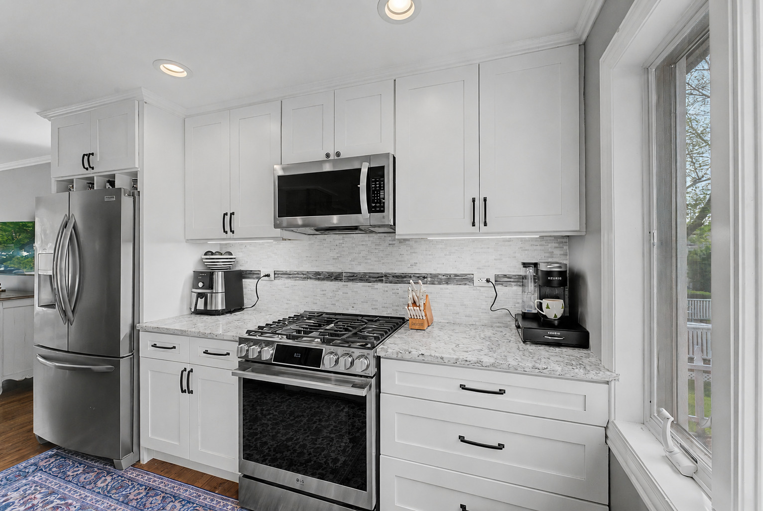 2531 Glenview Road Glenview, IL 60025 - Photo 2 of 24