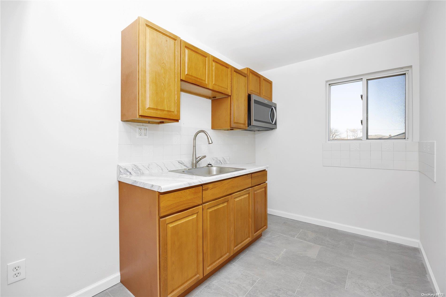 235-15 148th Road Queens, NY 11422 - Photo 16 of 32