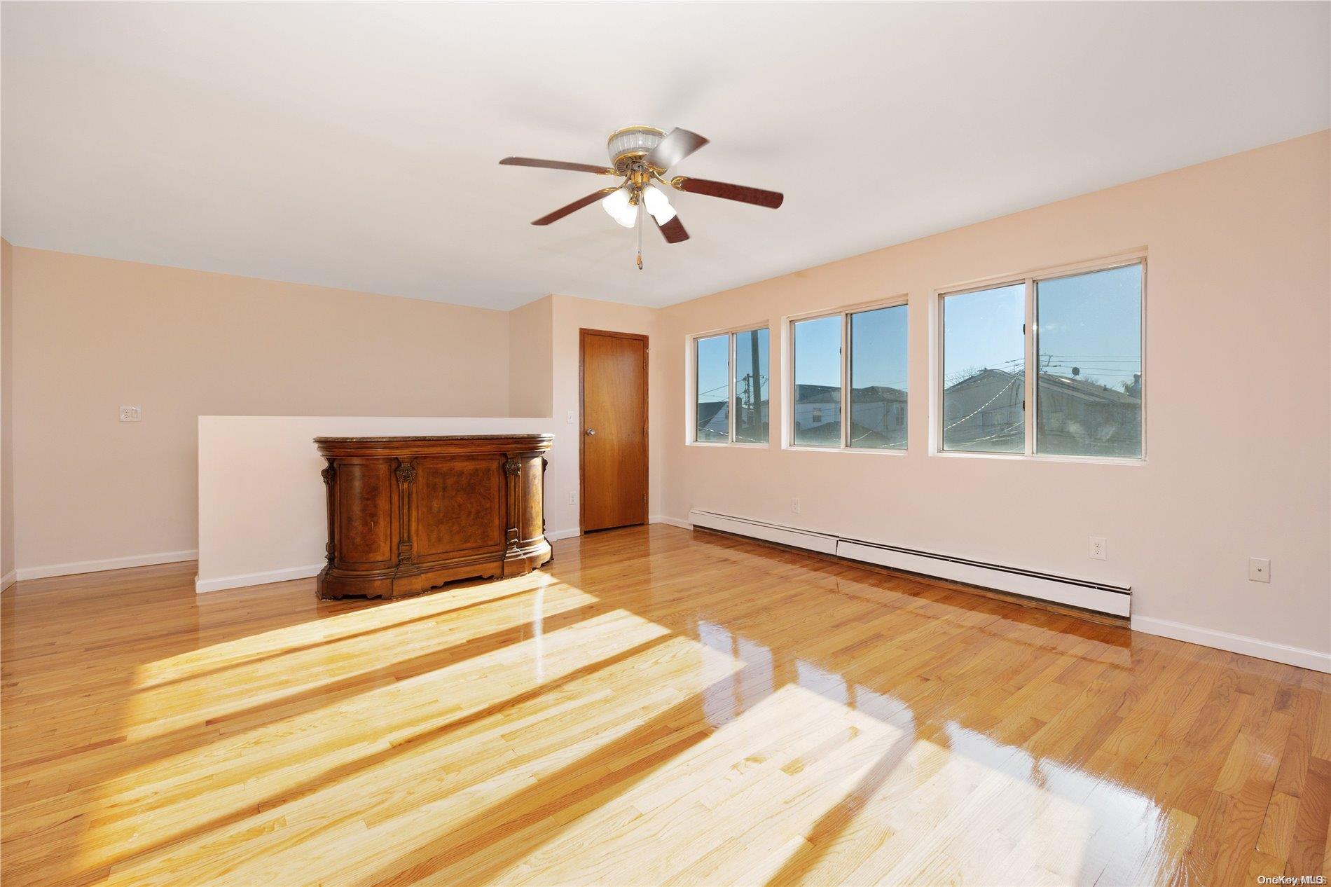 235-15 148th Road Queens, NY 11422 - Photo 4 of 32