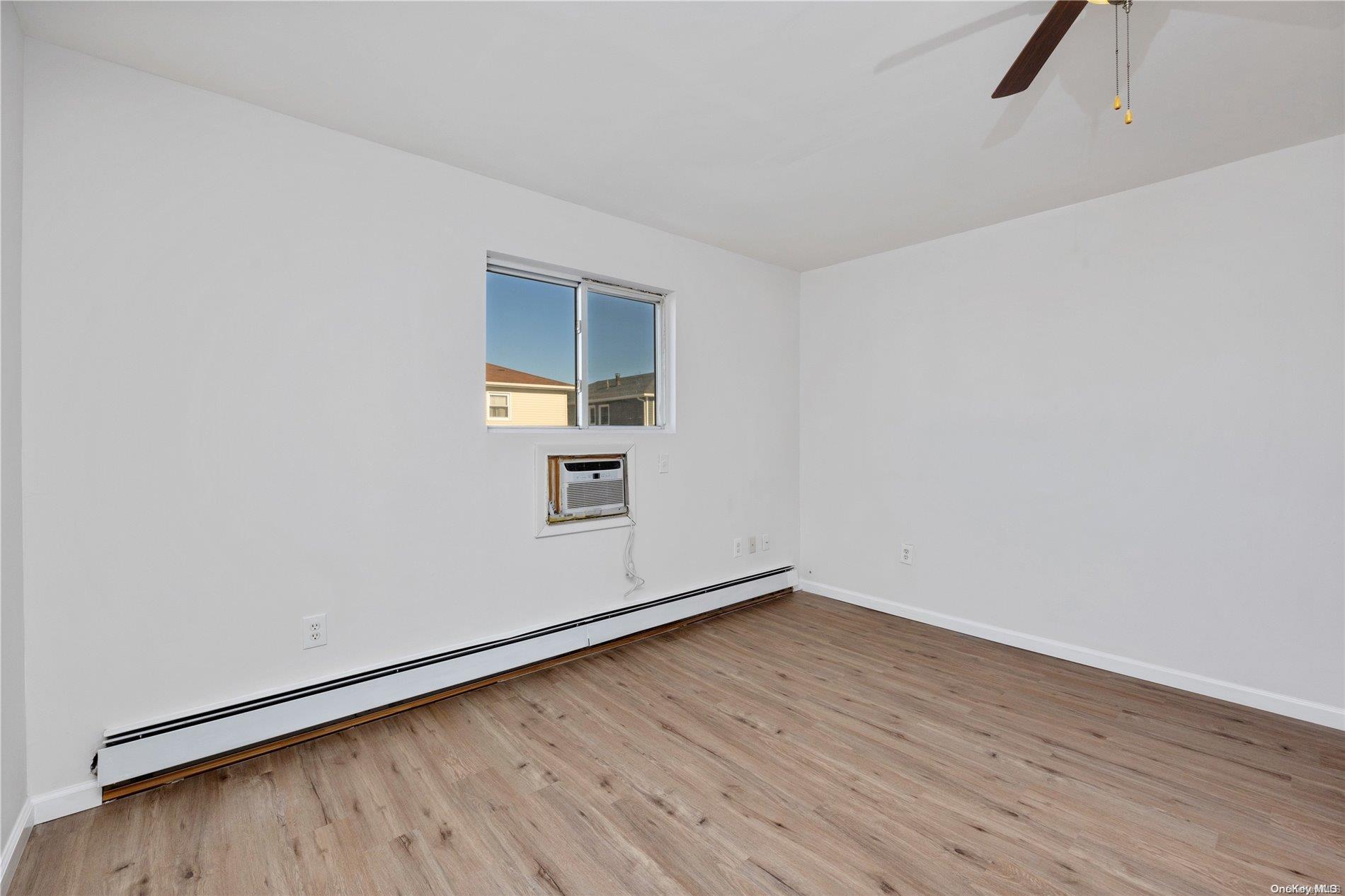 235-15 148th Road Queens, NY 11422 - Photo 8 of 32