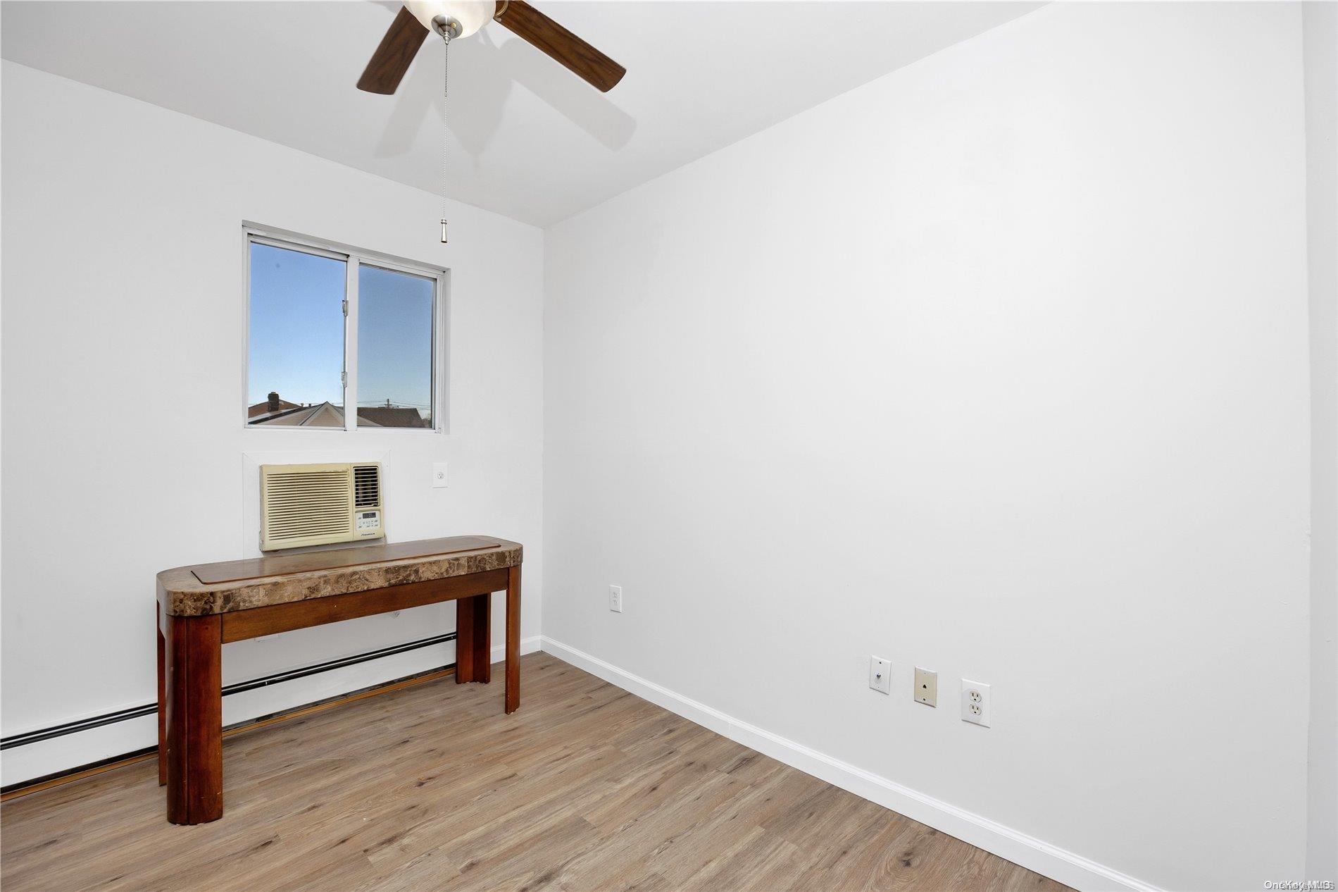 235-15 148th Road Queens, NY 11422 - Photo 9 of 32