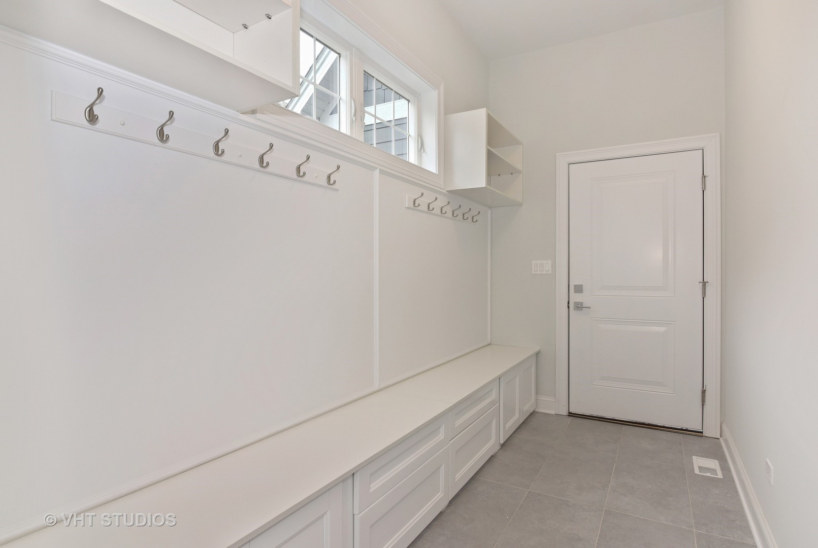 2424 Illinois Road Northbrook, IL 60062 - Photo 7 of 14 a view of bathroom