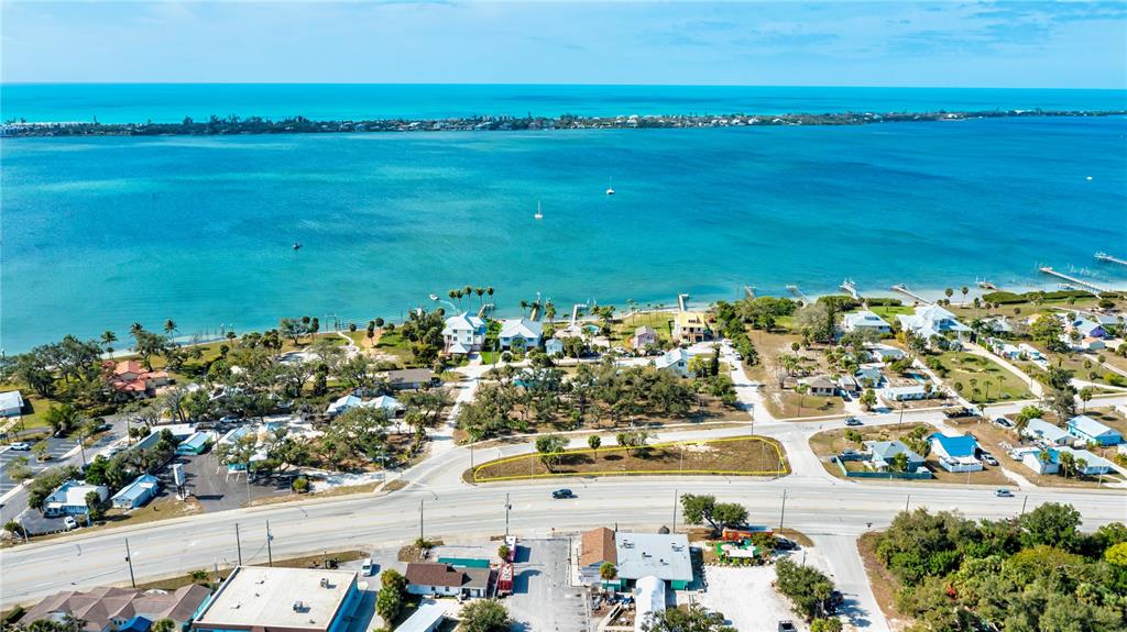 800 South McCall Road Englewood, FL 34223 - Photo 6 of 15 a view of a city