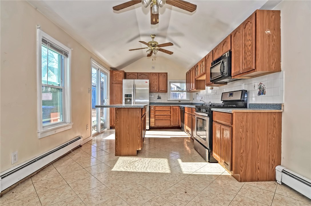 51 Clifford Street Pawtucket, RI 02860 - Photo 16 of 27