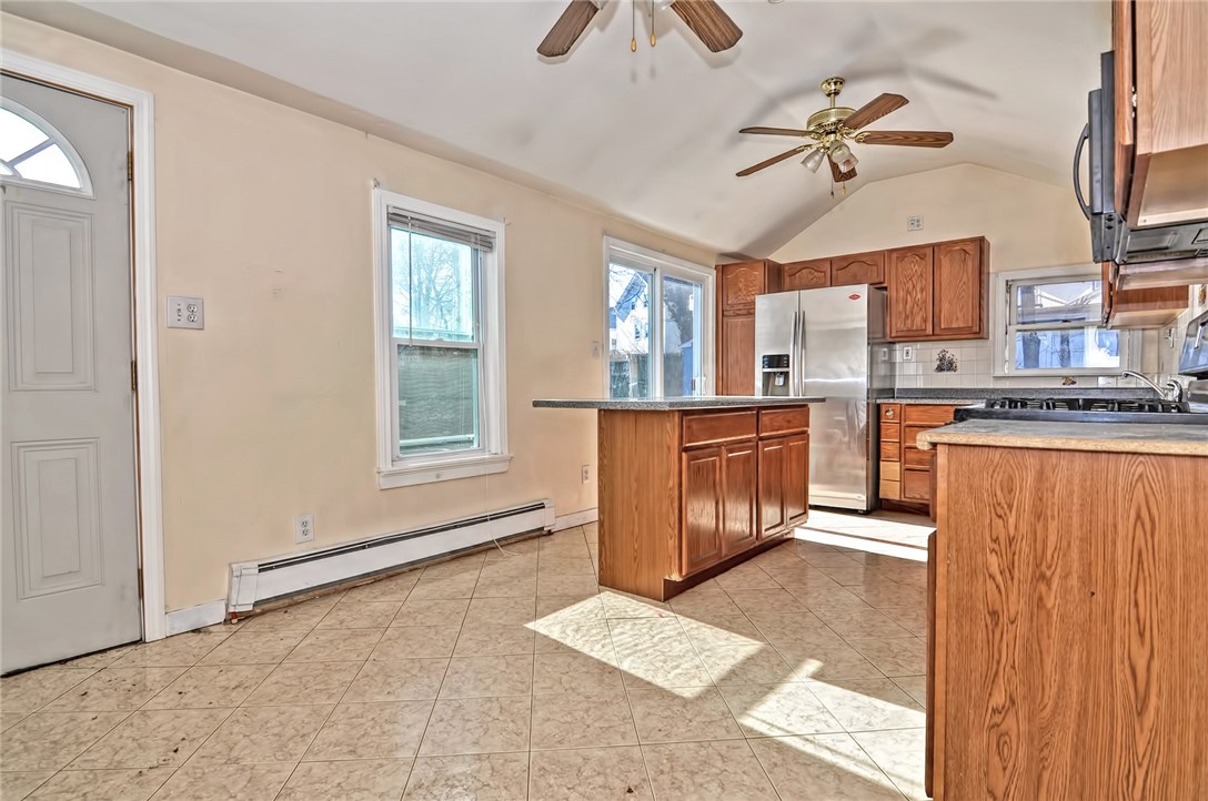 51 Clifford Street Pawtucket, RI 02860 - Photo 17 of 27
