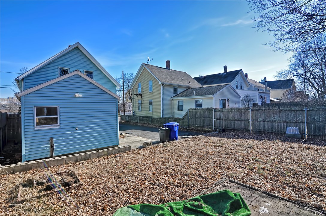 51 Clifford Street Pawtucket, RI 02860 - Photo 25 of 27