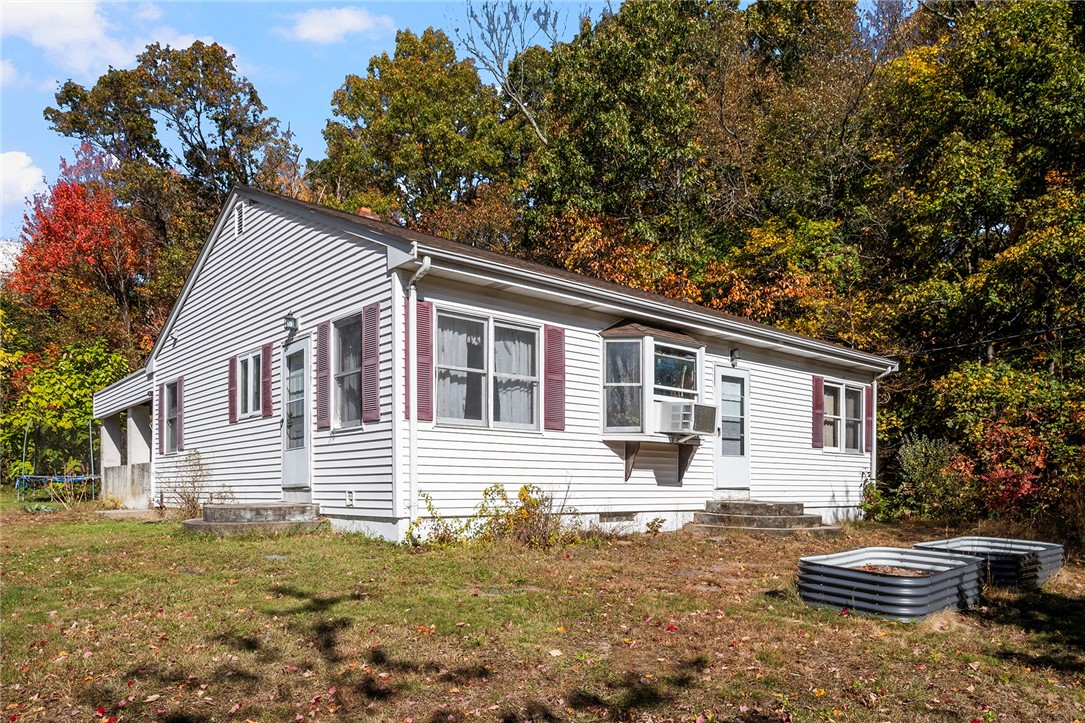 304 Getchell Avenue Woonsocket, RI 02895 - Photo 2 of 28