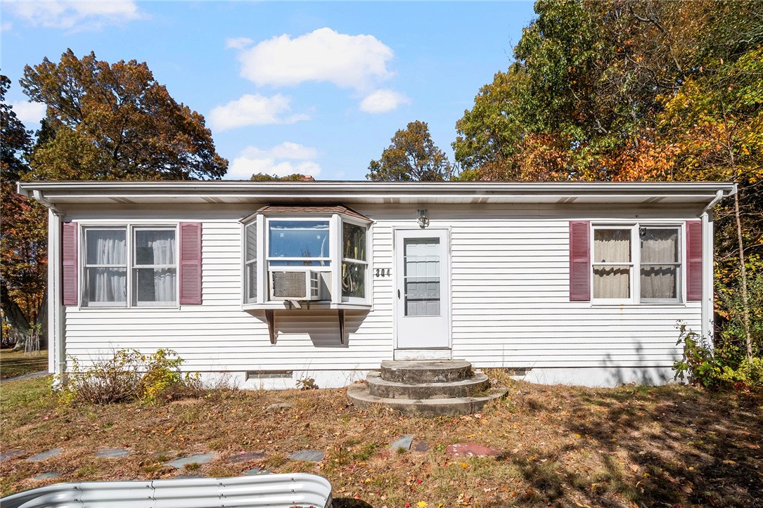 304 Getchell Avenue Woonsocket, RI 02895 - Photo 3 of 28