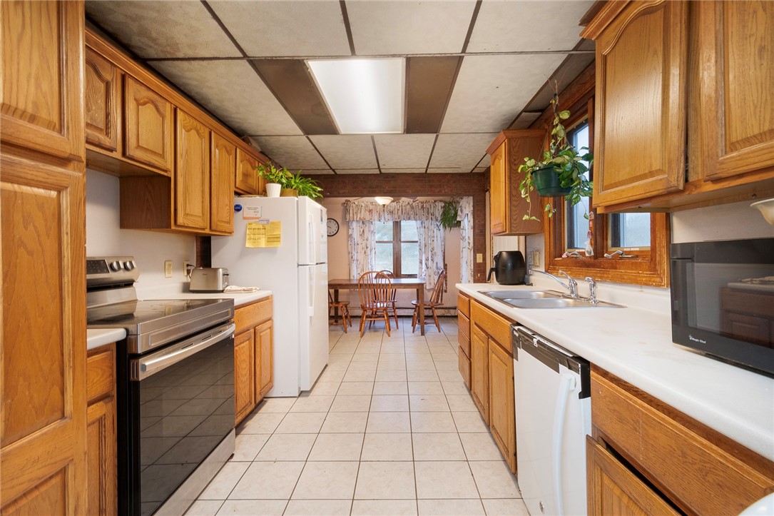 304 Getchell Avenue Woonsocket, RI 02895 - Photo 6 of 28